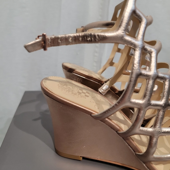 NWOT Vince Camuto Wedge Heel Sandals 6.5 - Picture 9 of 16